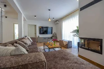 Bribir Villa for Up to 10 Guests with 5 En-Suites