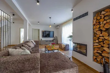 Bribir Villa for Up to 10 Guests with 5 En-Suites