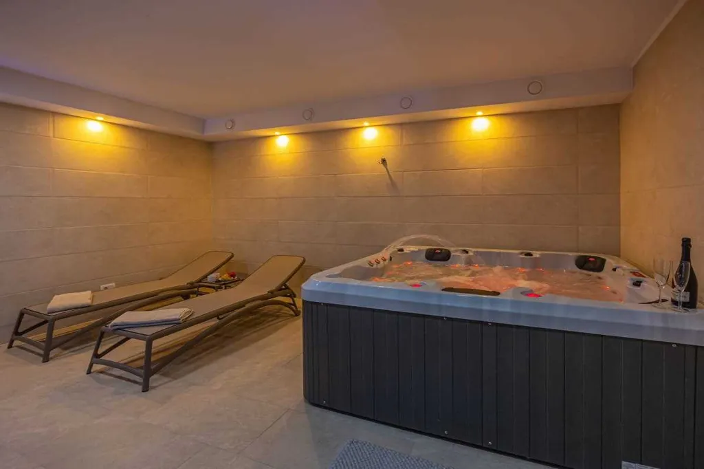 Bribir Villa for Up to 10 Guests with 5 En-Suites