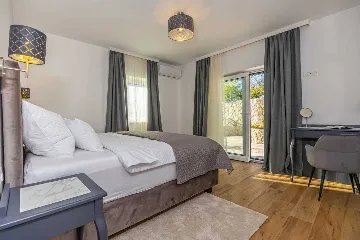 Bribir Villa for Up to 10 Guests with 5 En-Suites