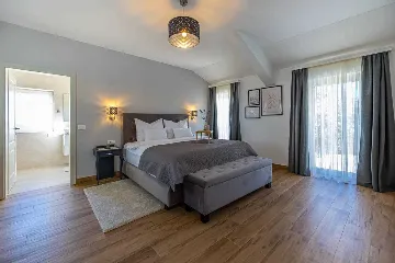 Bribir Villa for Up to 10 Guests with 5 En-Suites