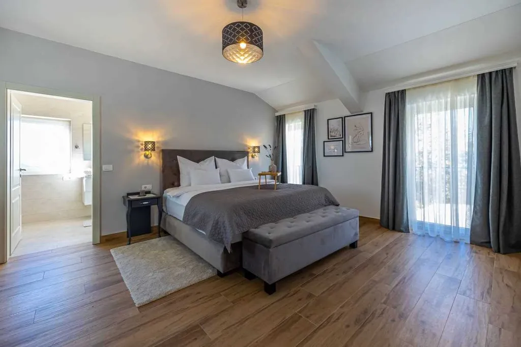 Bribir Villa for Up to 10 Guests with 5 En-Suites