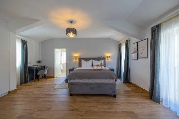 Bribir Villa for Up to 10 Guests with 5 En-Suites