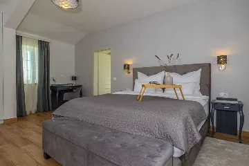 Bribir Villa for Up to 10 Guests with 5 En-Suites