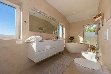 Bribir Villa for Up to 10 Guests with 5 En-Suites