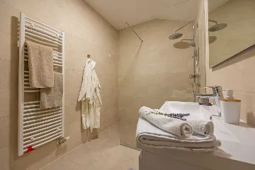 Bribir Villa for Up to 10 Guests with 5 En-Suites