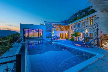 Bribir Villa for Up to 10 Guests with Pools