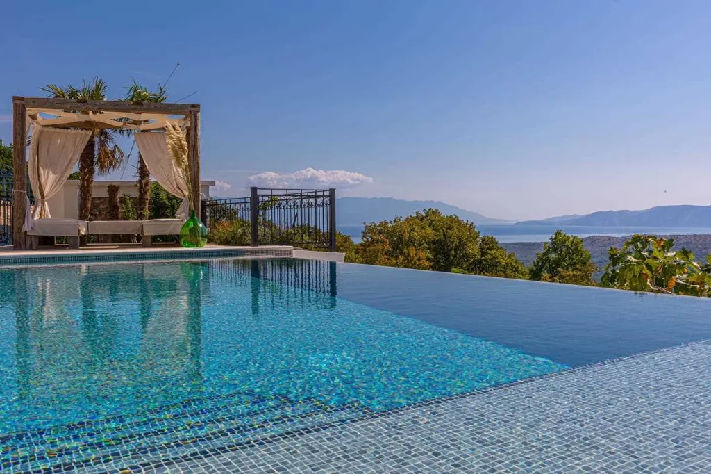 Bribir Villa for Up to 10 Guests with Pools