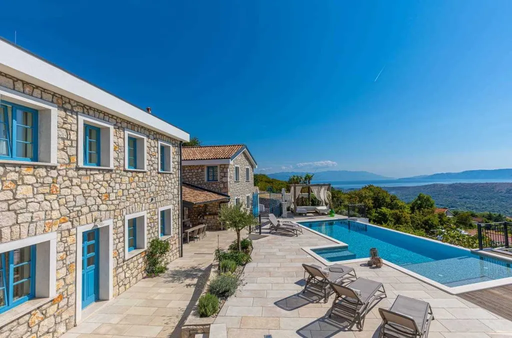 Bribir Villa for Up to 10 Guests with Pools