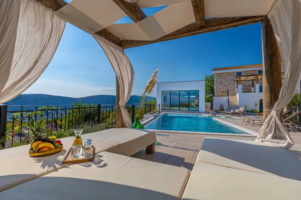 Bribir Villa for Up to 10 Guests with Pools