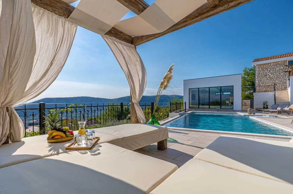 Bribir Villa for Up to 10 Guests with Pools