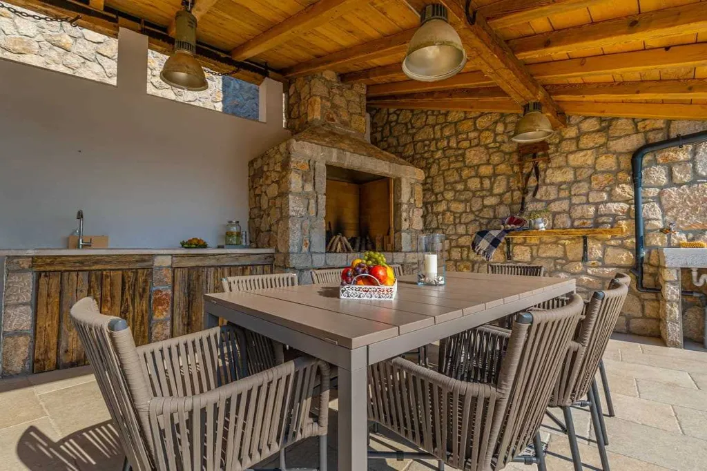 Bribir Villa for Up to 10 Guests with Pools