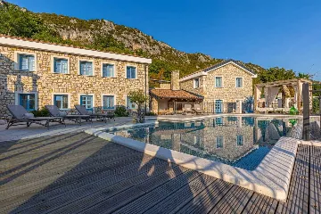 Bribir Villa for Up to 10 Guests with Pools