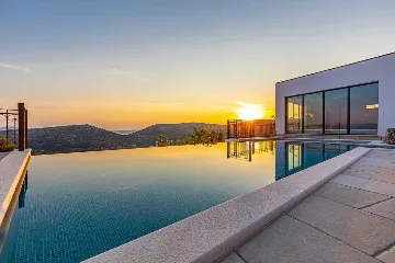 Bribir Villa for Up to 10 Guests with Pools