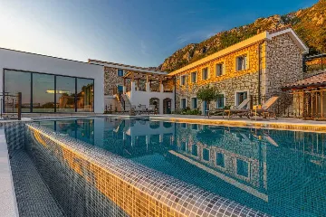 Bribir Villa for Up to 10 Guests with Pools