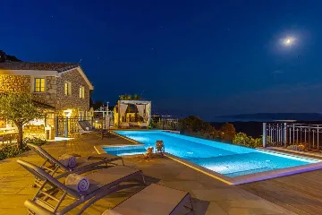 Bribir Villa for Up to 10 Guests with Pools