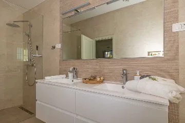 Bribir Villa for Up to 10 Guests with Pools