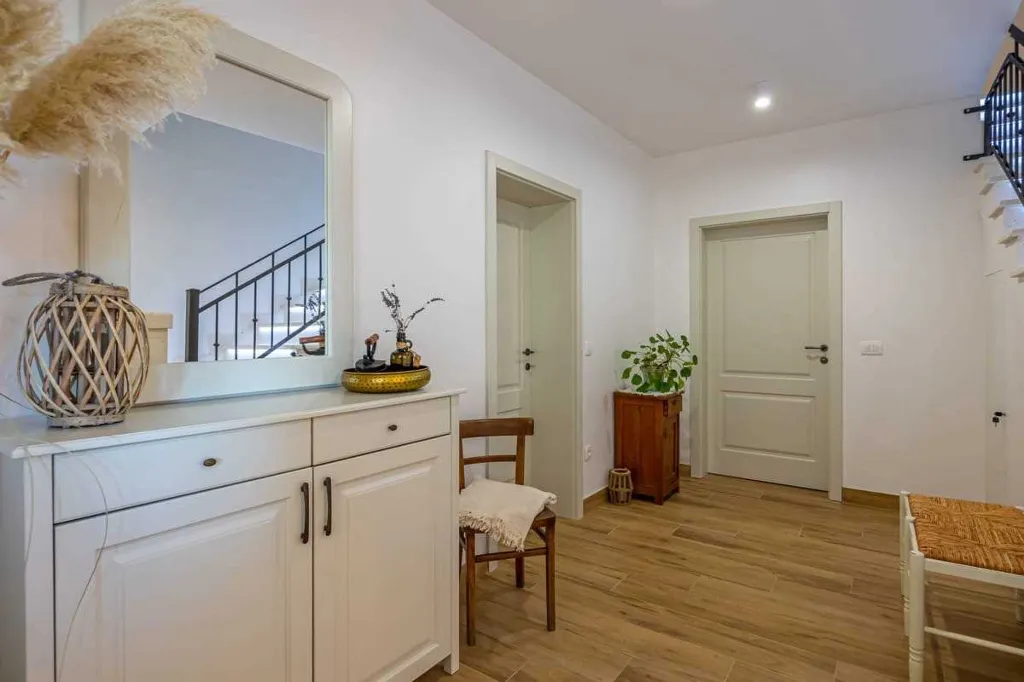 Bribir Villa for Up to 10 Guests with Pools