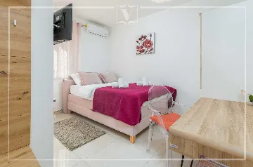 Studio in Pula for 2 Guests, Courtyard View