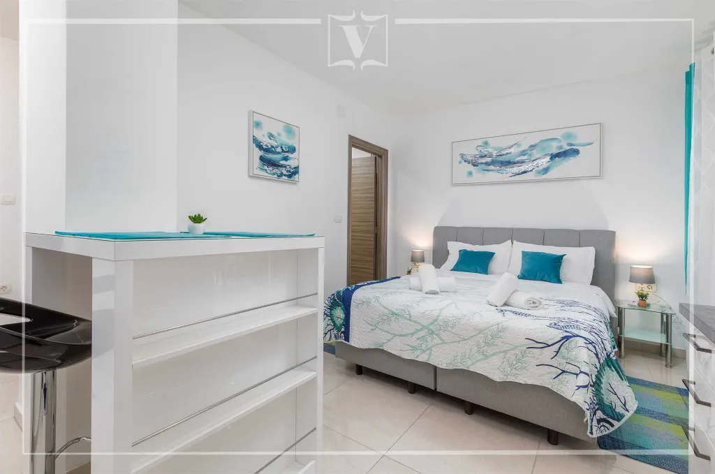 Pula Studio Apartment for 2 with Private Terrace