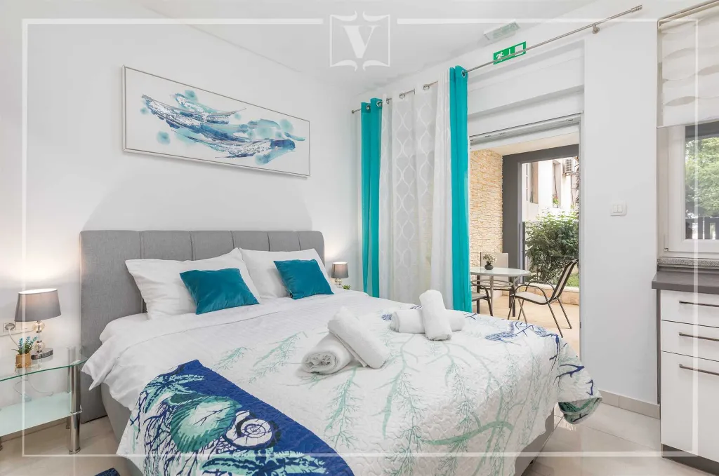 Pula Studio Apartment for 2 with Private Terrace
