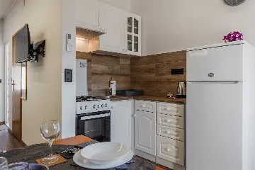 Studio Apartment in Vir for 2–3 Guests
