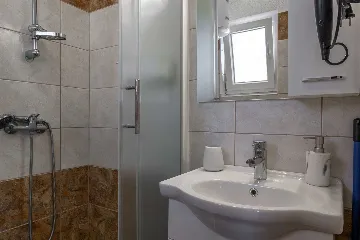 Studio Apartment in Vir for 2–3 Guests