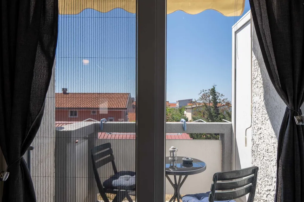 Vir Studio Apartment for 3–4 with Balcony