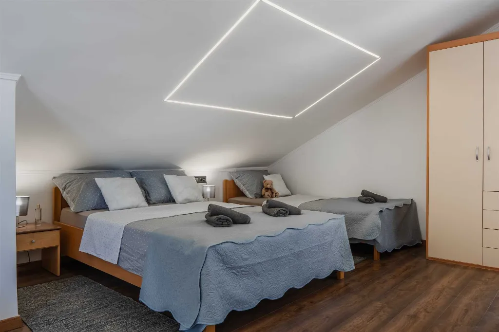 Vir Studio Apartment for 3–4 with Balcony