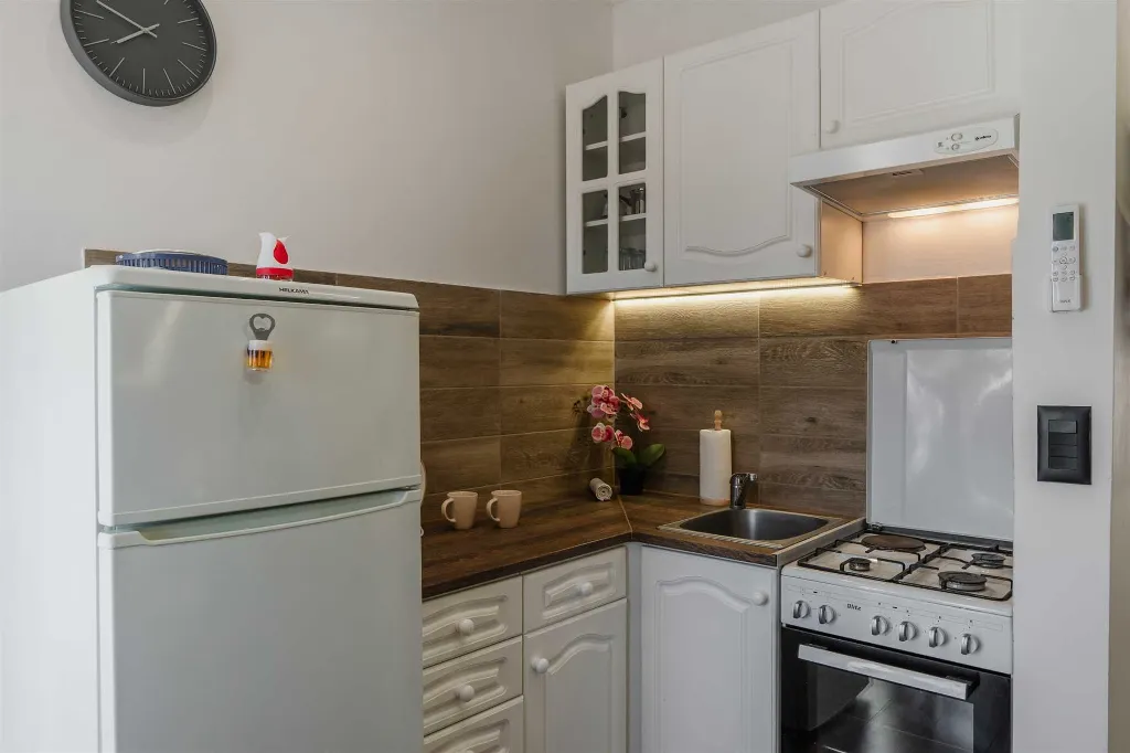 Vir Studio Apartment for 3–4 with Balcony
