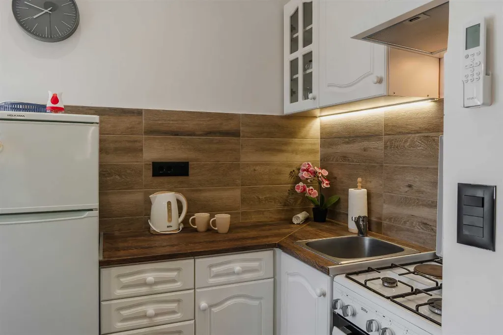 Vir Studio Apartment for 3–4 with Balcony