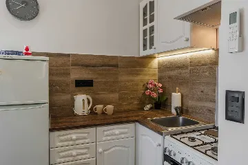 Vir Studio Apartment for 3–4 with Balcony