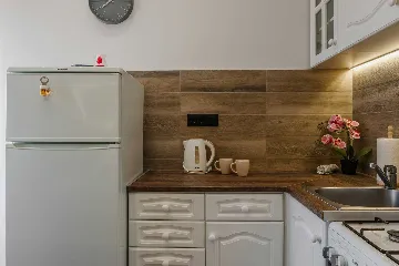 Vir Studio Apartment for 3–4 with Balcony