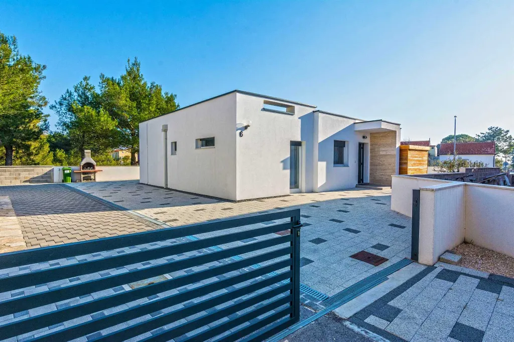 3-Bedroom Villa with Private Pool in Vir