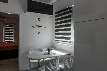 1-Bedroom Air-Conditioned Apartment in Vir