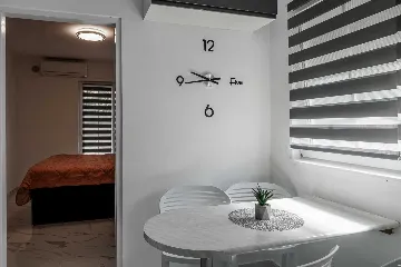 1-Bedroom Air-Conditioned Apartment in Vir