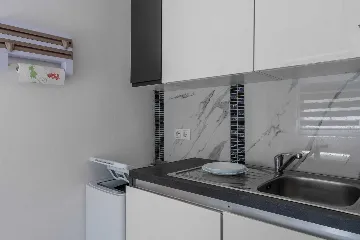 1-Bedroom Air-Conditioned Apartment in Vir