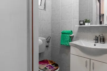 1-Bedroom Air-Conditioned Apartment in Vir