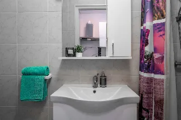 1-Bedroom Air-Conditioned Apartment in Vir