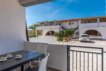 1-Bedroom Air-Conditioned Apartment in Vir