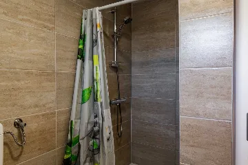 Renovated Apartment for 4 with Terrace in Vir