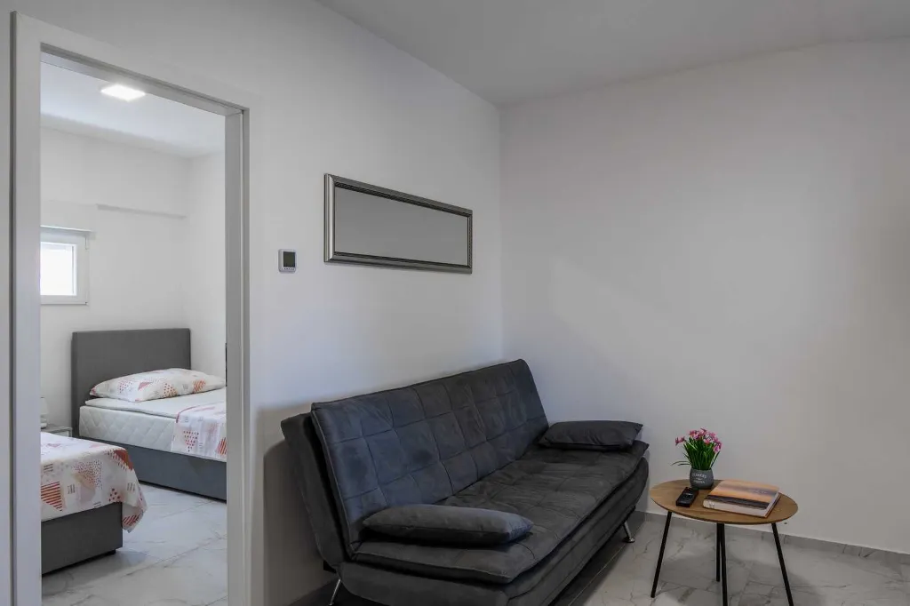 2-Bedroom Apartment in Vir, 200 m to Beach