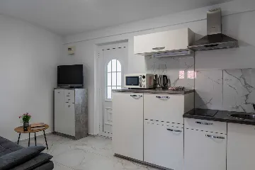 2-Bedroom Apartment in Vir, 200 m to Beach
