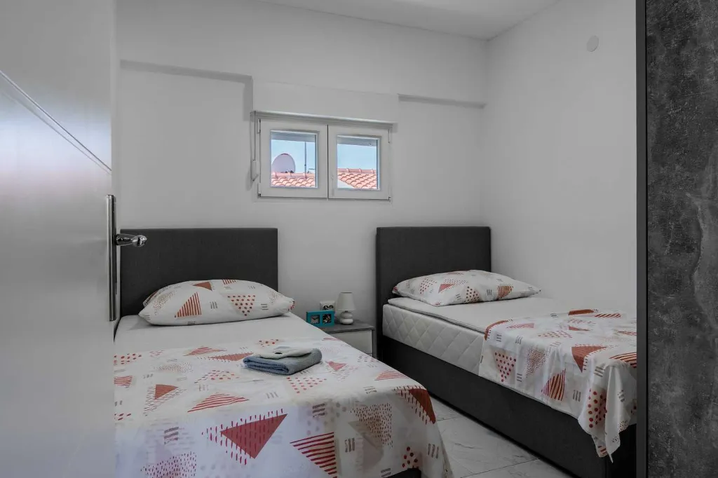 2-Bedroom Apartment in Vir, 200 m to Beach