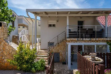 2-Bedroom Apartment in Vir, 200 m to Beach