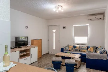 Apartment in Vir for 4 Guests with Terrace