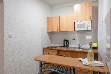 Apartment in Vir for 4 Guests with Terrace