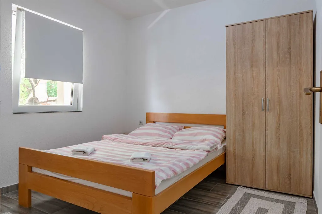 Apartment in Vir for 4 Guests with Terrace
