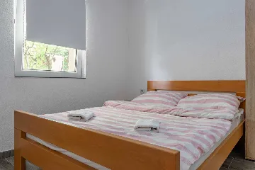 Apartment in Vir for 4 Guests with Terrace