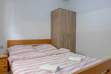 Apartment in Vir for 4 Guests with Terrace